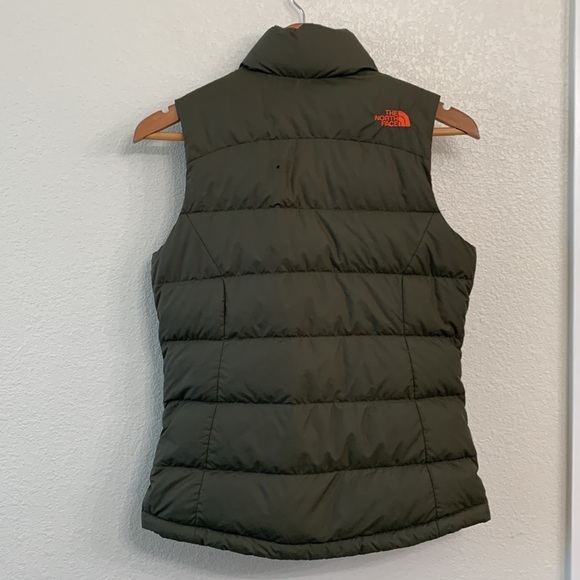 The Norte Face 700 Olive Nuptse 2 Puffer Vest Goose Down Sz XS - Picture 4 of 17